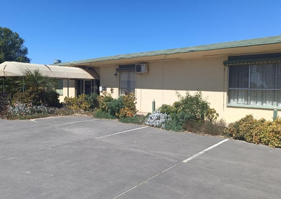 Lazy River Motor Inn Swan Hill Exterior photo